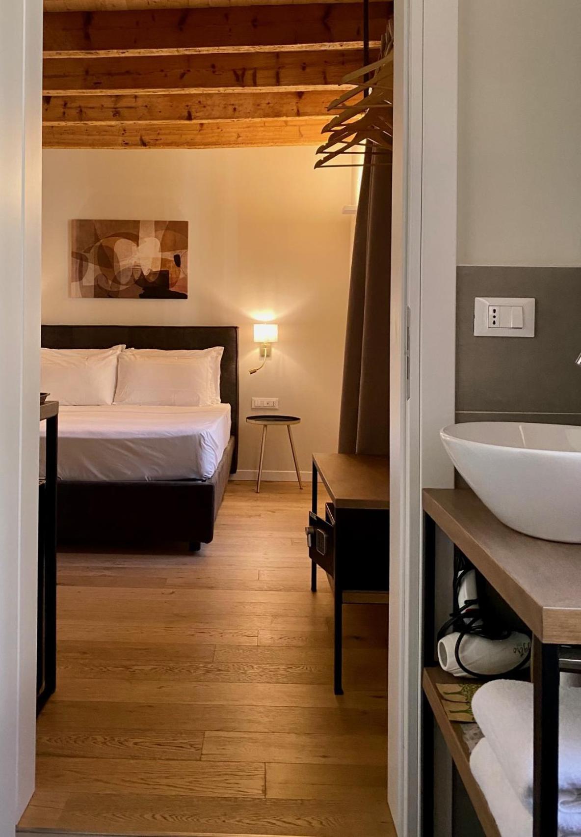 דסנזאנו דל גארדה Malvezzi24 Boutique Rooms מראה חיצוני תמונה