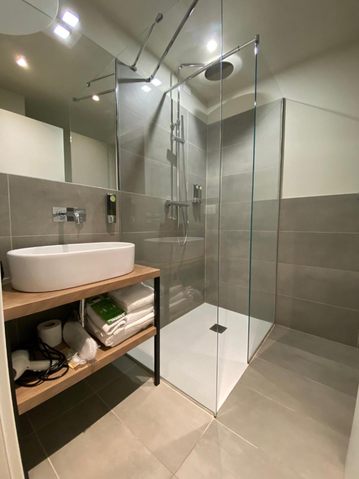 דסנזאנו דל גארדה Malvezzi24 Boutique Rooms מראה חיצוני תמונה