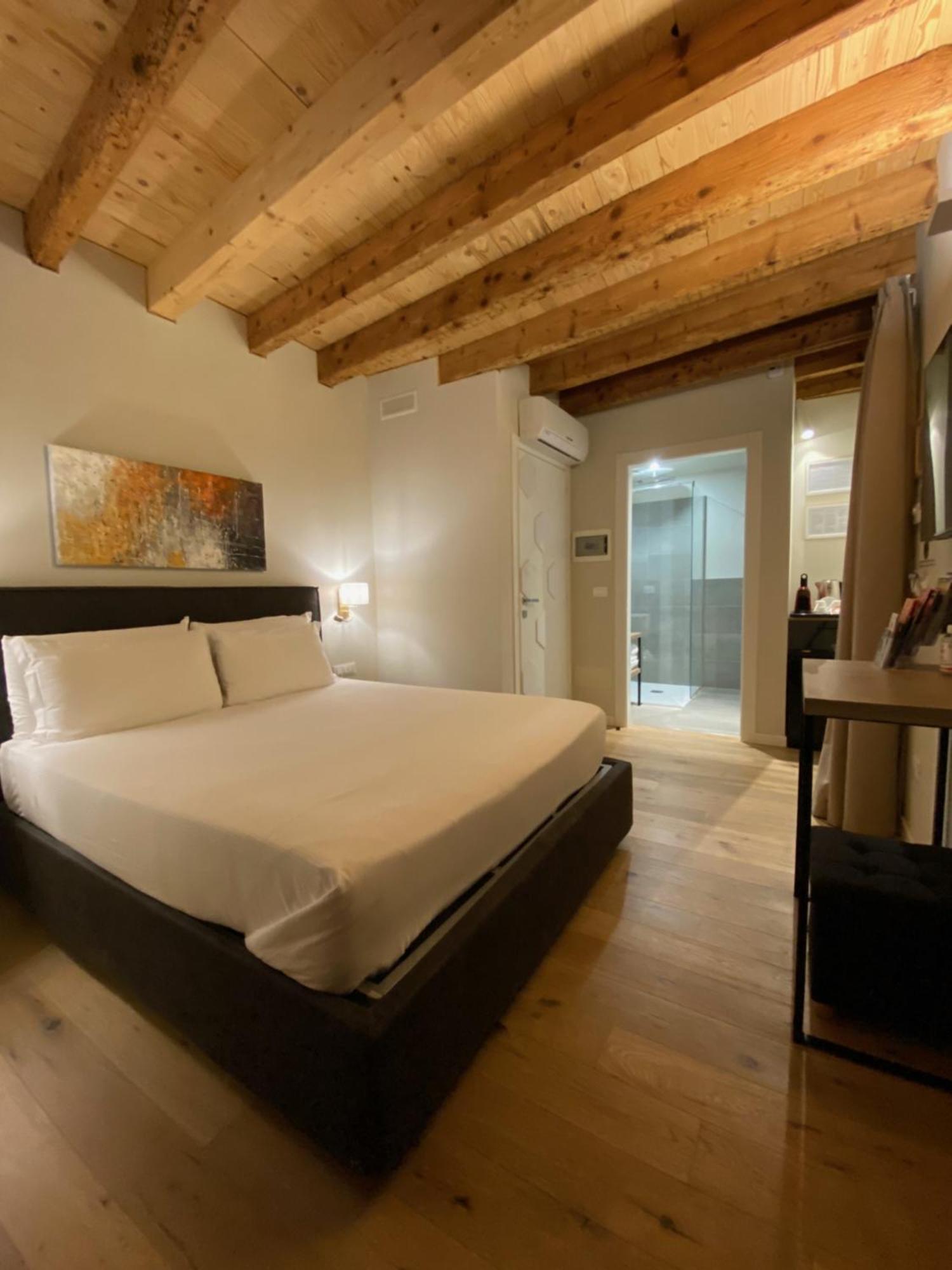 דסנזאנו דל גארדה Malvezzi24 Boutique Rooms מראה חיצוני תמונה